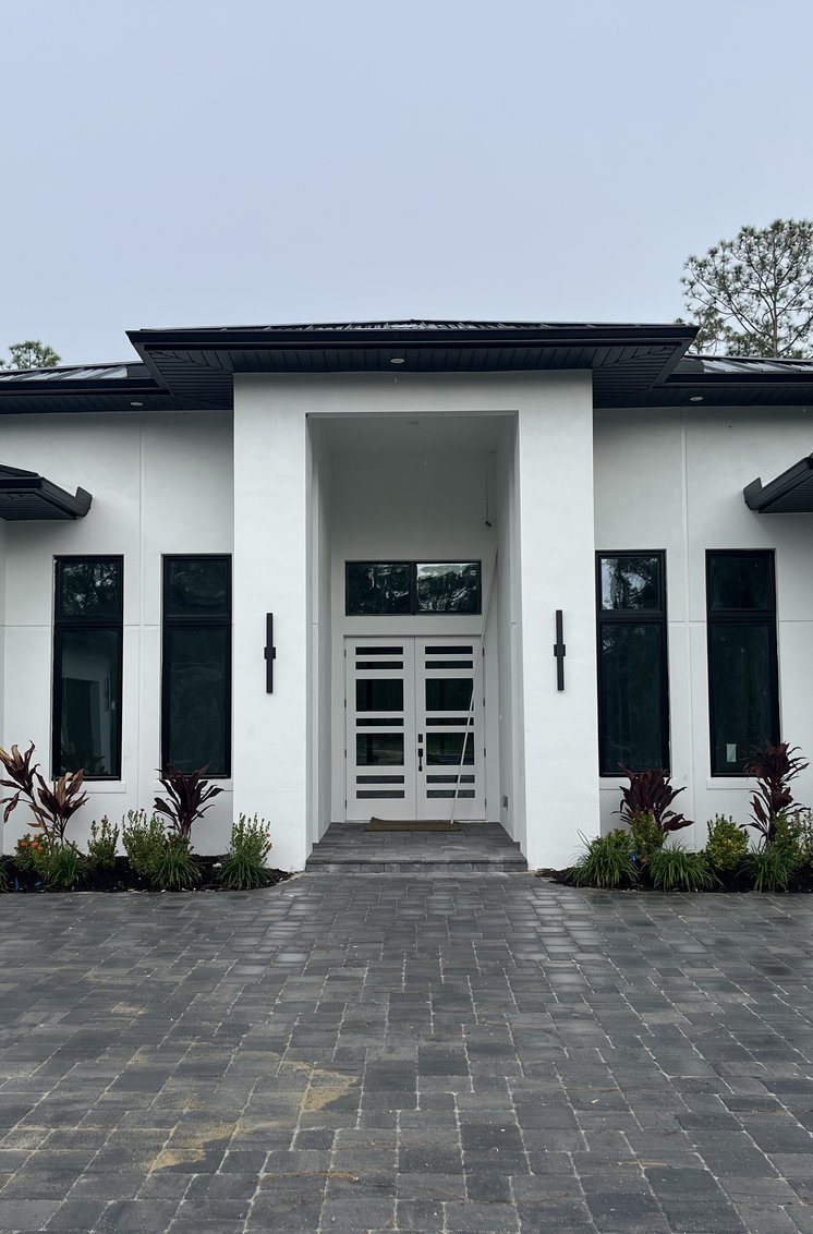 Florida home exterior freshly painted by A&B Painting LLC