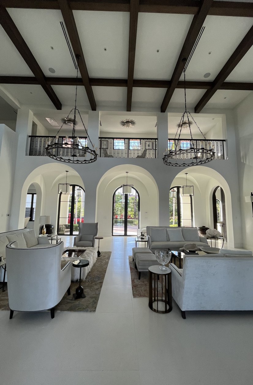 beatiful open dining area