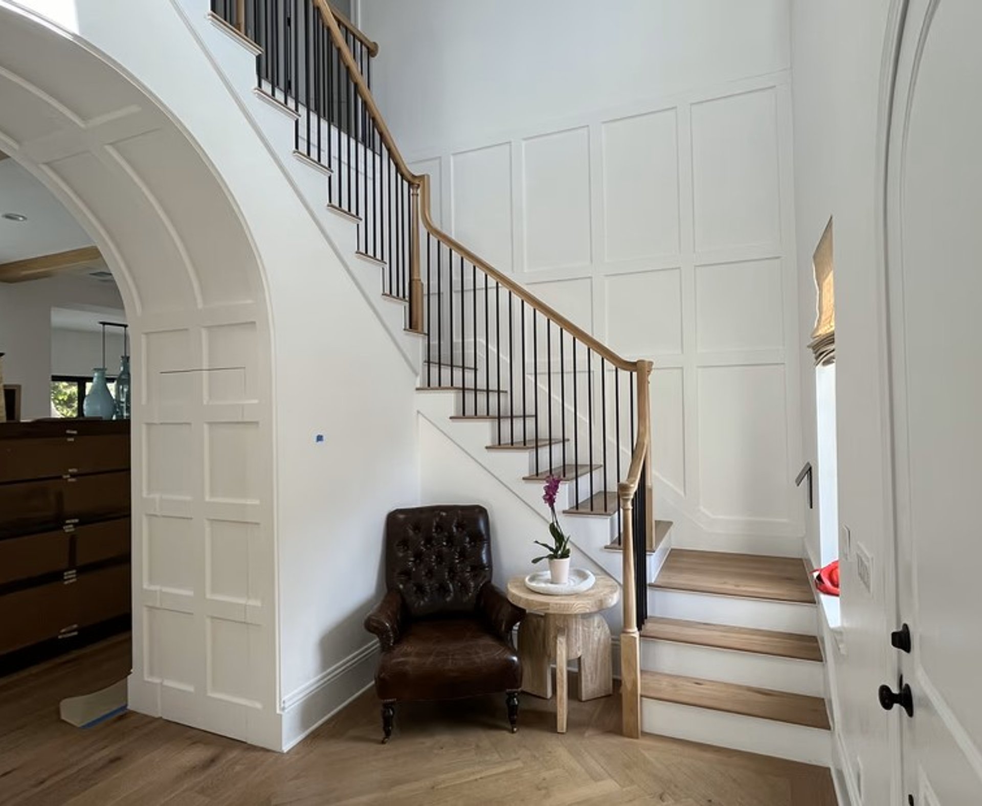 Foyer with sweeping staircase